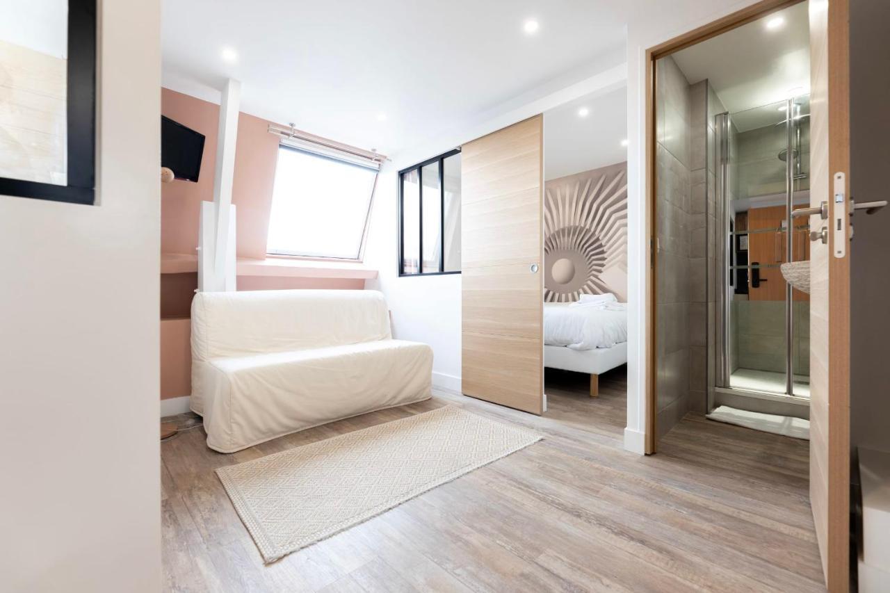 Amazing Apartment Under The Roof In Paris 8Th Esterno foto