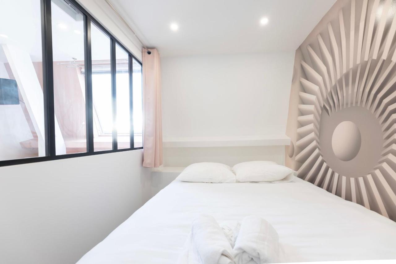 Amazing Apartment Under The Roof In Paris 8Th Esterno foto