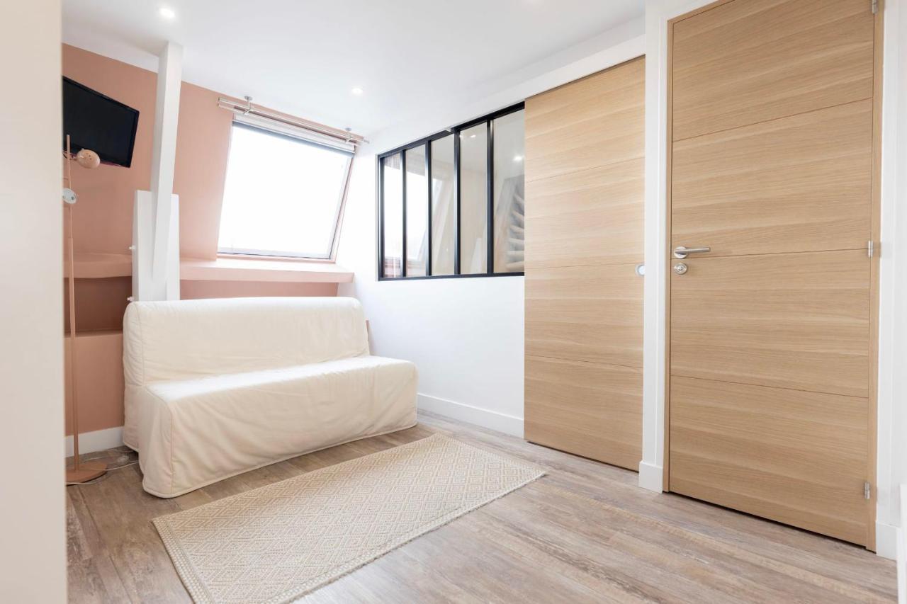 Amazing Apartment Under The Roof In Paris 8Th Esterno foto